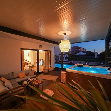 Suncica Villa Sukosan